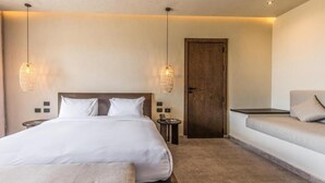 Chambre double, balcon, vue sur la mer | Coffre-fort, rideaux d’obscurcissement, accès au Wi-Fi (inclus)