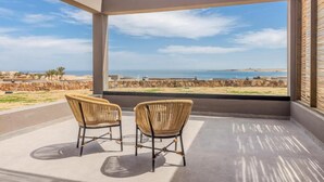 Chambre double, balcon, vue sur la mer | Terrasse/patio