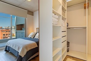 2 habitaciones, tabla de planchar con plancha, internet y ropa de cama 