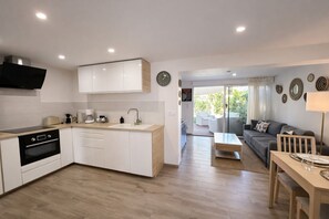 Private kitchen - LVAM - Renovated 2-bedroom apartment – Beach – Garden – Golf 5 (Agde)