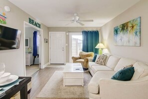 TV, DVD player - Indoor Outdoor Pools, Balcony and Fenced Yard, Walk to Beach (Ocean City)