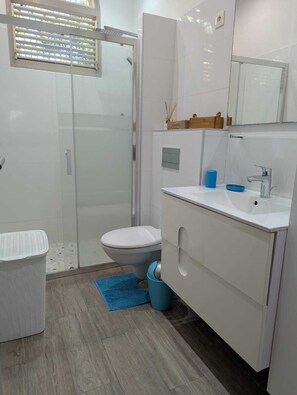 Shower, towels - ECRIN EXOTIC (Sainte-Anne)