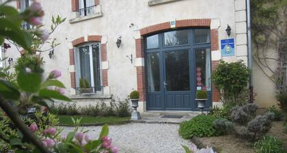 Chambre dâhĂŽtes « Les Charmilles - Chambre Bleue »