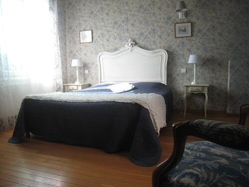 Guest Room “Les Charmilles - Blue Room”