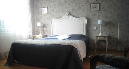 Guest Room “Les Charmilles - Blue Room”