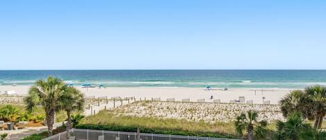 Condo, varias camas (Marlin Key 2A) | Playa | En la playa