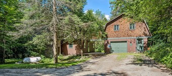 Cozy Above Garage Apartment Near Stowe Mountain