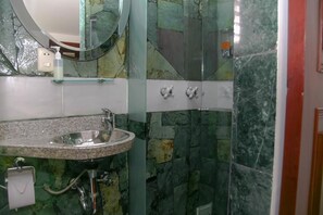 Bathroom - CASA LAVIM  (Bogotá)