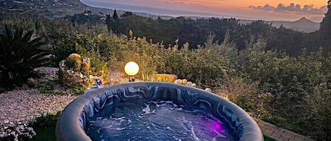 Bain à remous extérieur