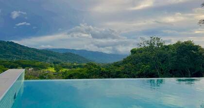 Luxurious 4-bedroom House in Alajuela, Costa Rica