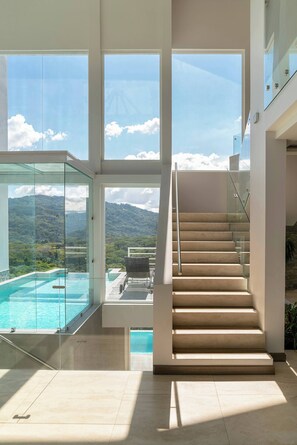 Ferienhaus, 4 Schlafzimmer, Raucher, Kamin | Pool