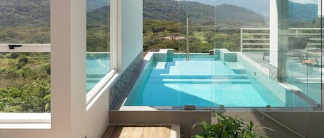 House, 4 Bedrooms, Smoking, Fireplace | Pool