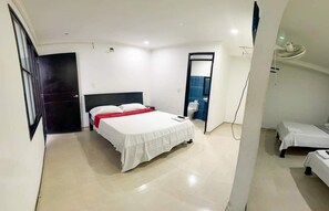Room - Hotel Yakuana (Puerto Lopez)