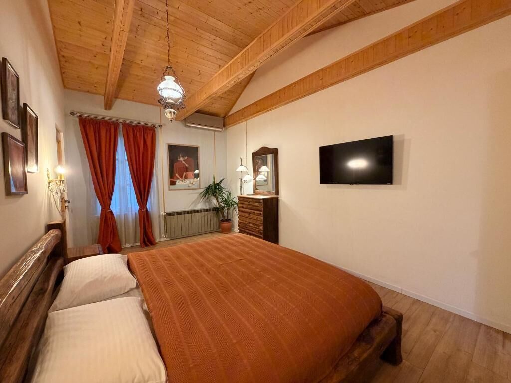 Comfort Room, Balcony, City View