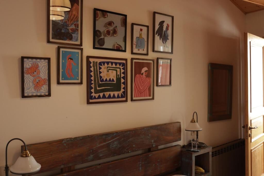 Comfort Room, Balcony, City View | Interior detail