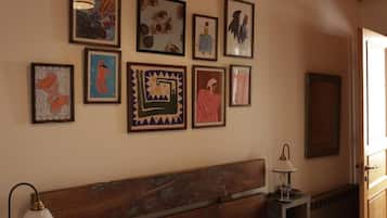 Comfort Room, Balcony, City View | Interior detail