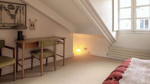 Unclassified image, 2 of 42, button - Stunning Balcony View 2 BDR Duplex Saint Germain (Paris)