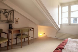 2 habitaciones, tabla de planchar con plancha, internet y ropa de cama 