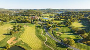 Golf - Waterfront 4-bedroom house in Old Kinderhook Gated Community with private dock (Camdenton)