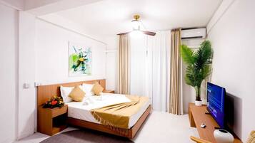 In-room safe, laptop workspace, free WiFi