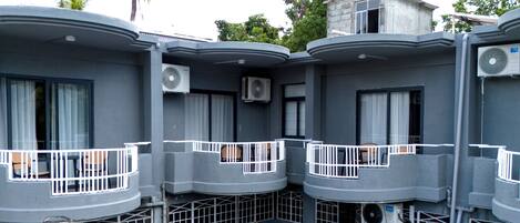 Phòng đôi hoặc 2 giường đơn phong cách cổ điển, ban công | Ngoại thất