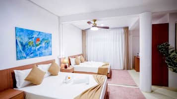 Klassieke kamer, 1 twee- of 2 eenpersoonsbedden, balkon | Een kluis op de kamer, een laptopwerkplek, gratis wifi