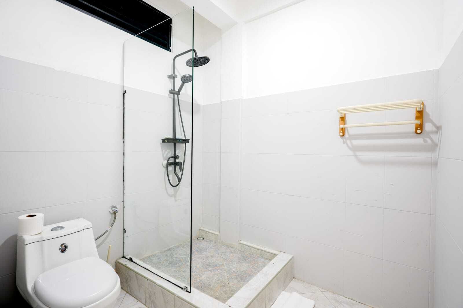 Dusche, Handtücher, Toilettenpapier