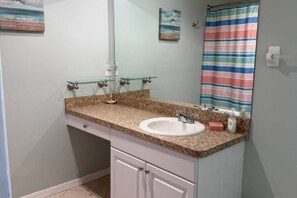 Bathroom - Comfortable Cape Coral Retreat with Private Pool Near Beaches &  Attractions (Cape Coral)