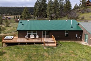 Exterior - Forest Getaway with Jacuzzi! 3 Bedroom Home (Pagosa Springs)