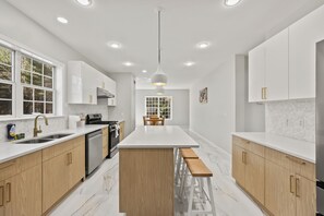 Private kitchen - Catskills Retreat W/Hot Tub & Gym (Monticello)