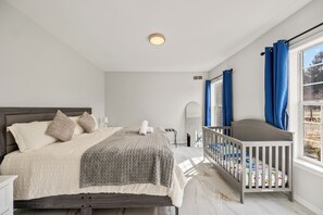 Room - Catskills Retreat W/Hot Tub & Gym (Monticello)