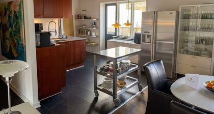 Garden Suite - City Views - Walk to Everything - Esbjerg Island