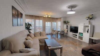 Large apartment LUXE Families in Beach and Center at 300 m 204 sqm (204 sqm) - 5 Bedrooms -
