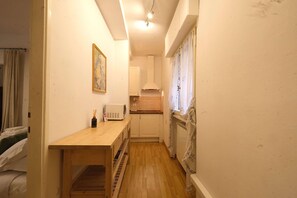 Comfort Apartment, City View | Private kitchen - Wine Apartments Florence Malvasia (Florence)