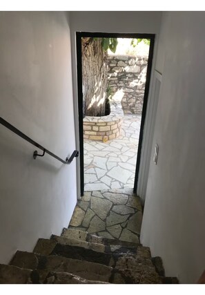 Interior - Kasimiotis  studio (Koroni)