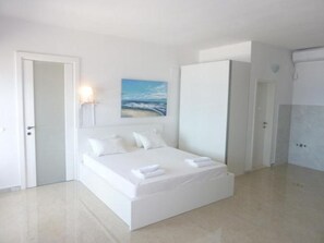 1 bedroom, iron/ironing board, WiFi, bed sheets - 1-bedroom apartment with AC with pool view (Dubrovnik)
