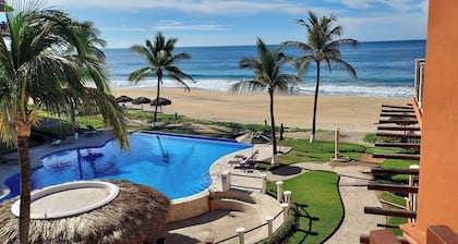 Vivo Resorts Beachfront!
3bedroom in Playa Palmarito Puerto Escondido sleeps 6!!