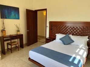 3 bedrooms, in-room safe, iron/ironing board, WiFi