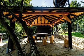 รับประทานอาหารกลางแจ้ง