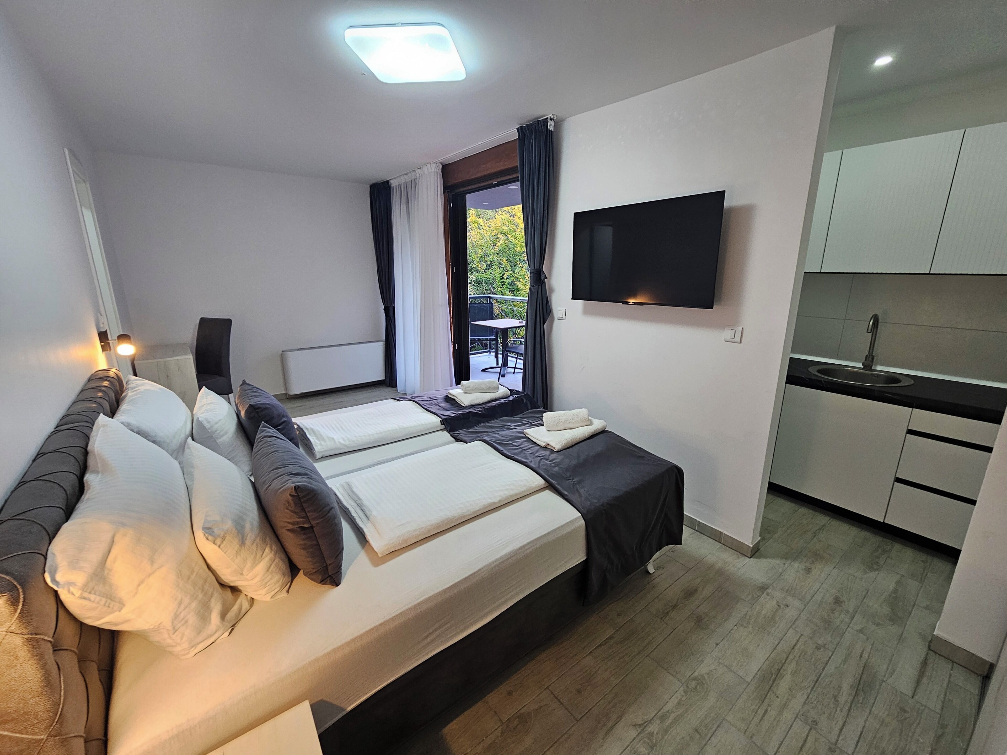 Classic Double or Twin Room, Balcony