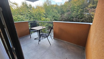 Klassieke kamer, 1 twee- of 2 eenpersoonsbedden, balkon | Terras