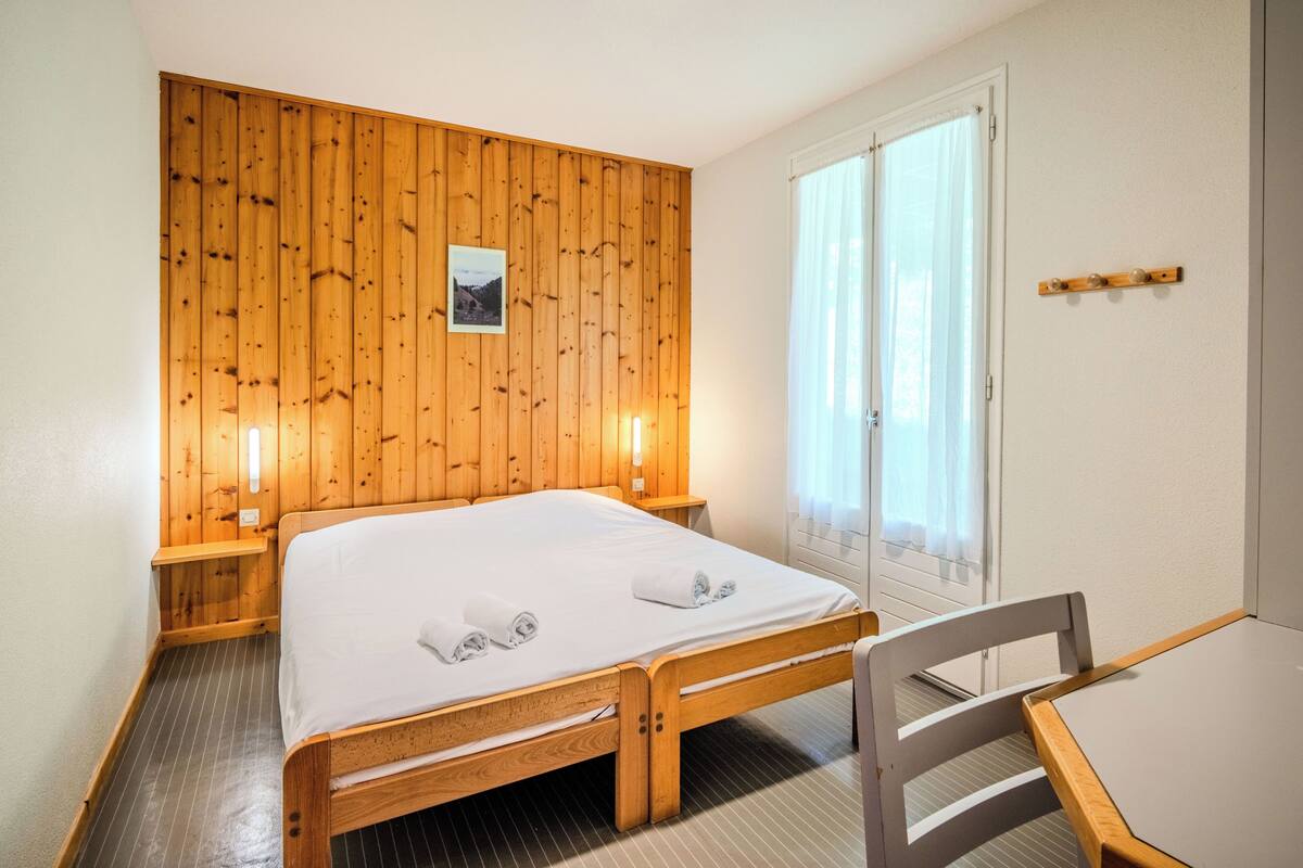 Economy Room