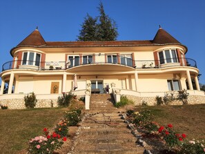 Exterior - Vrbo Property (Blois)