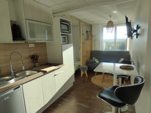 Room - Vrbo Property (Blois)