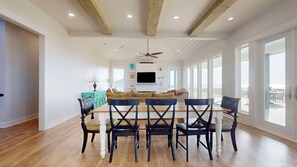 Dining - Sea Time: 4  BR, 3  BA House in Crystal Beach, Sleeps 12 (Crystal Beach)