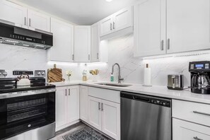 Private kitchen - Welcome to Tropical Breeze. A home away from home (Sarasota)