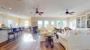 Living area - Cocos View: 3  BR, 2  BA House in Crystal Beach, Sleeps 10 (Crystal Beach)