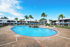 Outdoor pool - Luxe Yunque Retreat - Pool & Beach Access (Río Grande)
