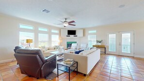 Smart TV, fireplace - 942 Kent: 4  BR, 3  BA House in Crystal Beach, Sleeps 14 (Crystal Beach)