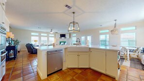 Fridge, microwave, oven, stovetop - 942 Kent: 4  BR, 3  BA House in Crystal Beach, Sleeps 14 (Crystal Beach)